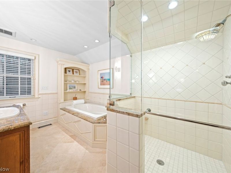 33285 Woodleigh Road , Pepper Pike, OH 44124 Photo 37