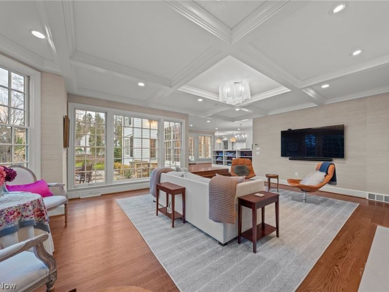 33285 Woodleigh Road , Pepper Pike, OH 44124 Photo 6