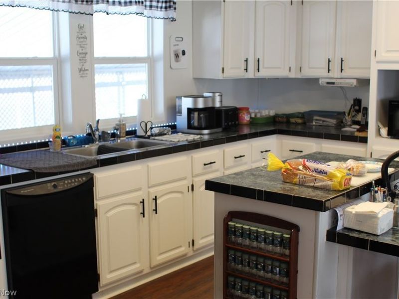 247 Island Drive , Elyria, OH 44035 Photo 11