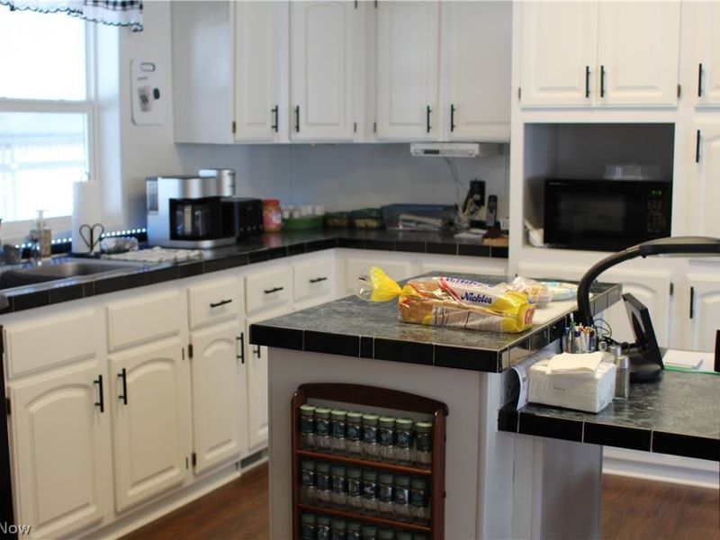 247 Island Drive , Elyria, OH 44035 Photo 13