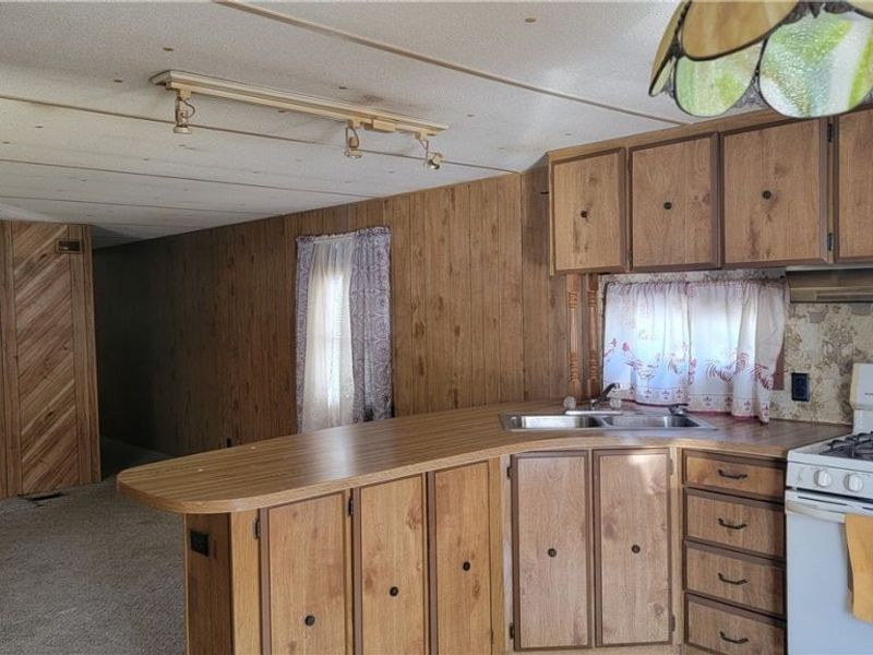 8214 Russell Lane , Cleveland, OH 44144 Photo 10