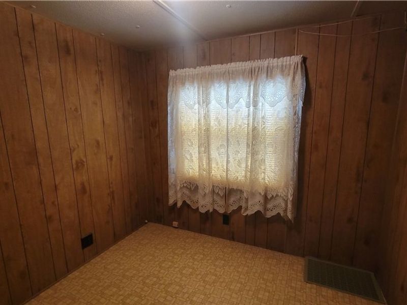 8214 Russell Lane , Cleveland, OH 44144 Photo 13