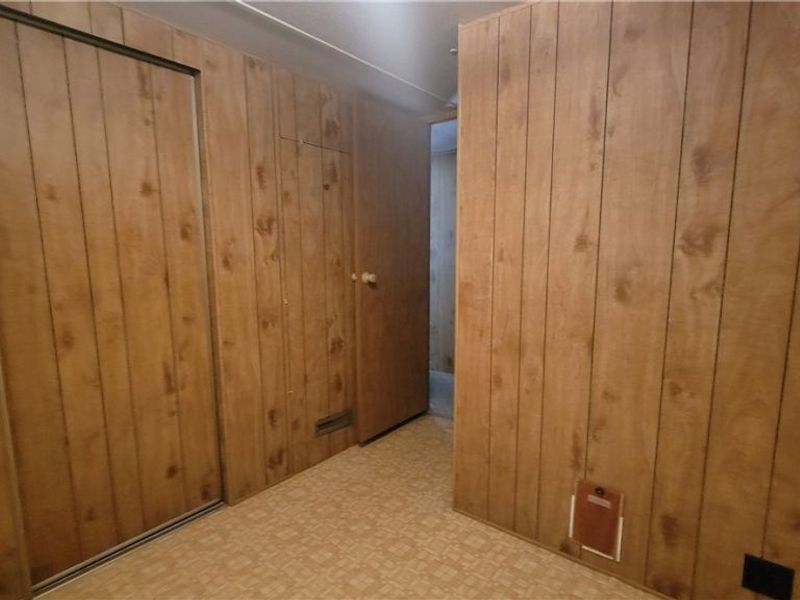 8214 Russell Lane , Cleveland, OH 44144 Photo 14