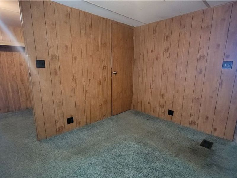 8214 Russell Lane , Cleveland, OH 44144 Photo 17