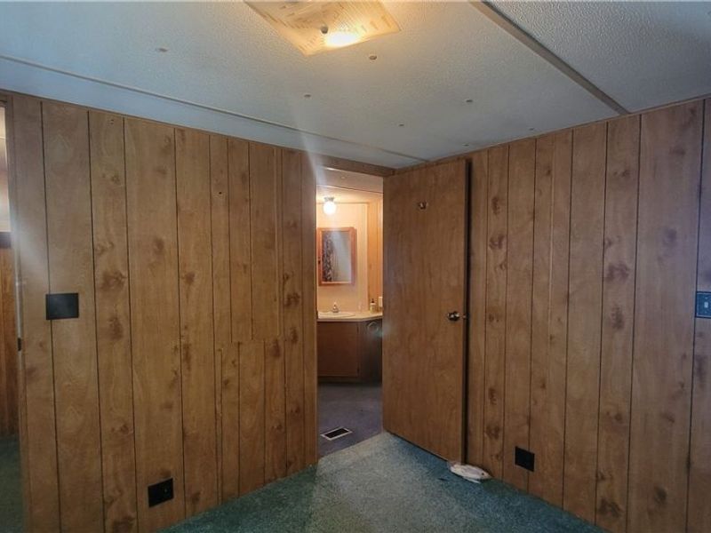 8214 Russell Lane , Cleveland, OH 44144 Photo 19