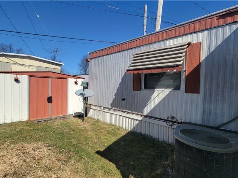 8214 Russell Lane , Cleveland, OH 44144 Photo 5