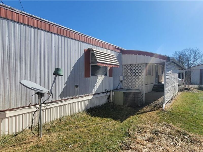 8214 Russell Lane , Cleveland, OH 44144 Photo 6