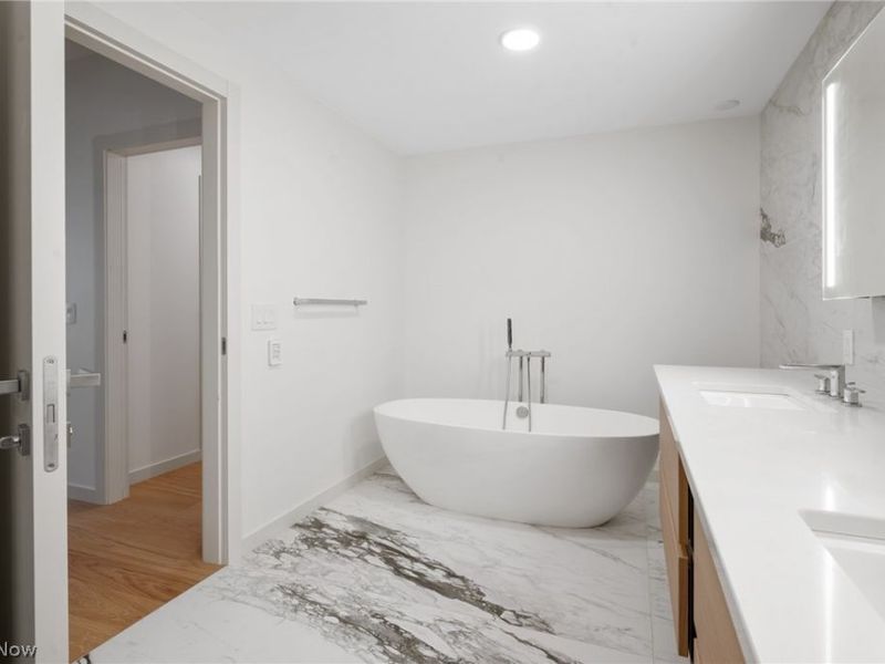 22700 Lake Road , Unit 205, Rocky River, OH 44116 Photo 23