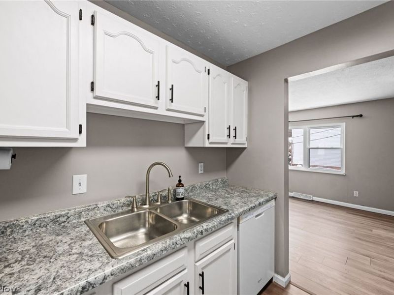 10540 Ravenna Road , Unit 9, Twinsburg, OH 44087 Photo 13