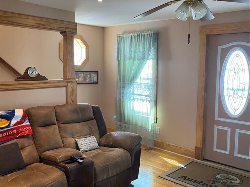 303 Indiana Avenue , Lorain, OH 44052 Photo 5