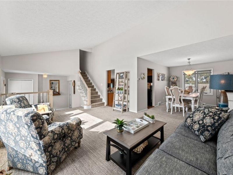 5991 Cantwell Drive , Mayfield Heights, OH 44124 Photo 5