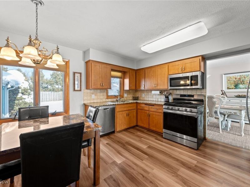 5991 Cantwell Drive , Mayfield Heights, OH 44124 Photo 9