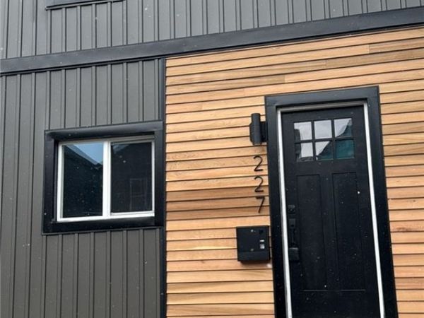 227 E 16th Ave , Homestead, PA 15120