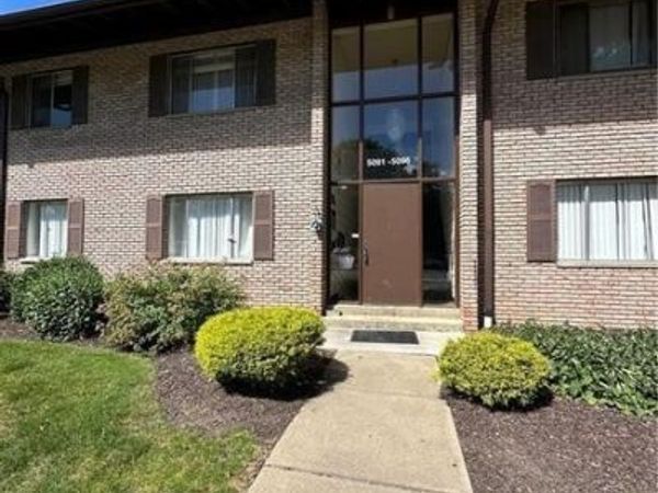 5096 Sanlin , Moon Twp, PA 15108