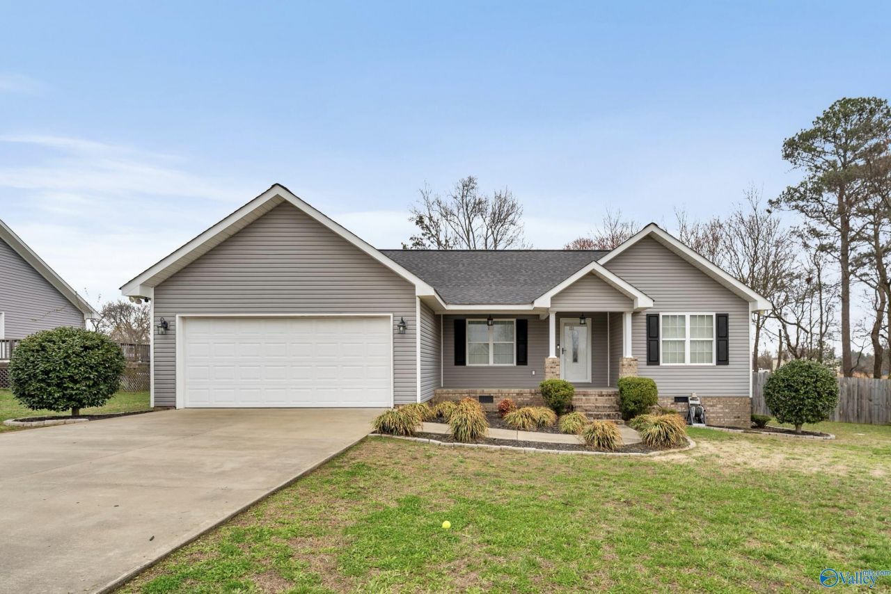 193 Keef Avenue, Rainsville, AL 35986 Main Photo