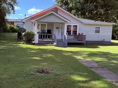 3759 Old Plainview Road, Flowery Branch, GA 30542