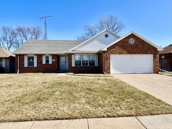 120 Luella Avenue, Oregon, OH 43616