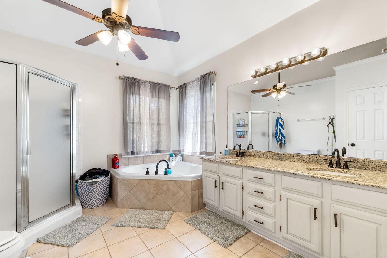 112 N Gateshead Crossing Photo 26