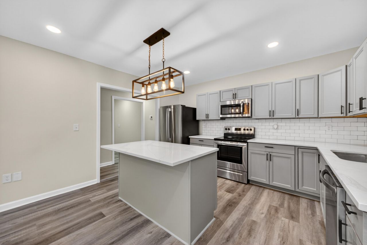 2116 Commander Road Photo 10