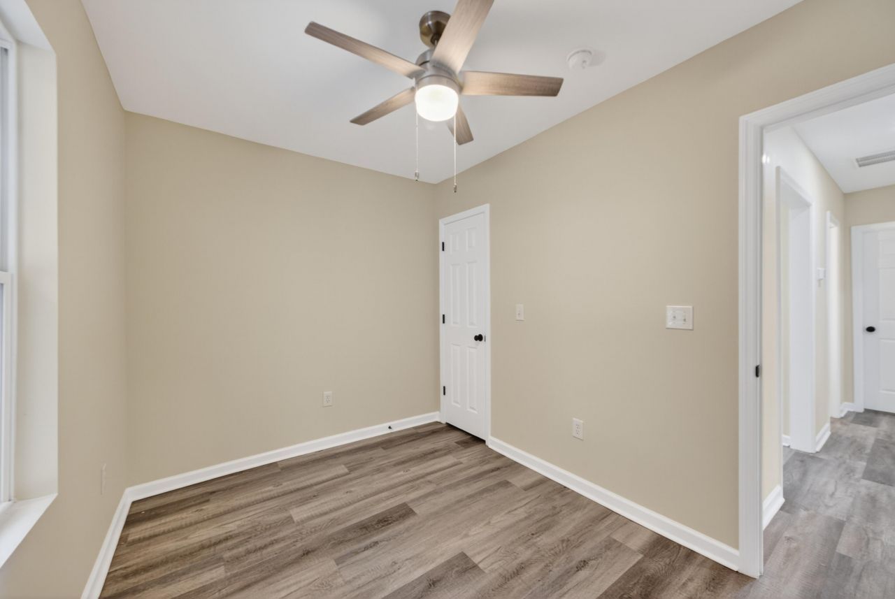 2116 Commander Road Photo 11