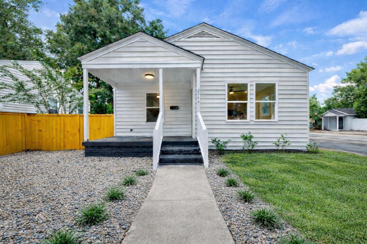 2116 Commander Road Photo 4