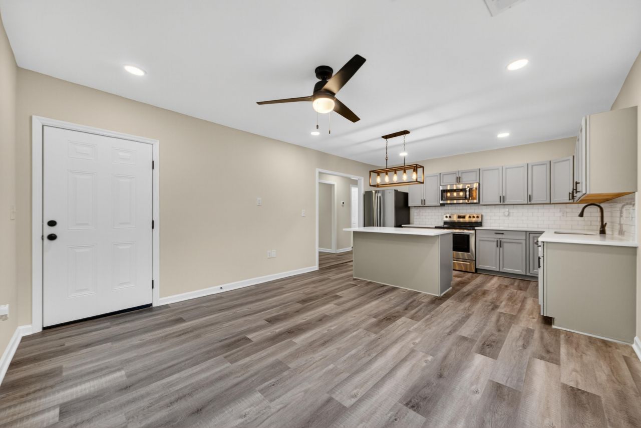 2116 Commander Road Photo 7