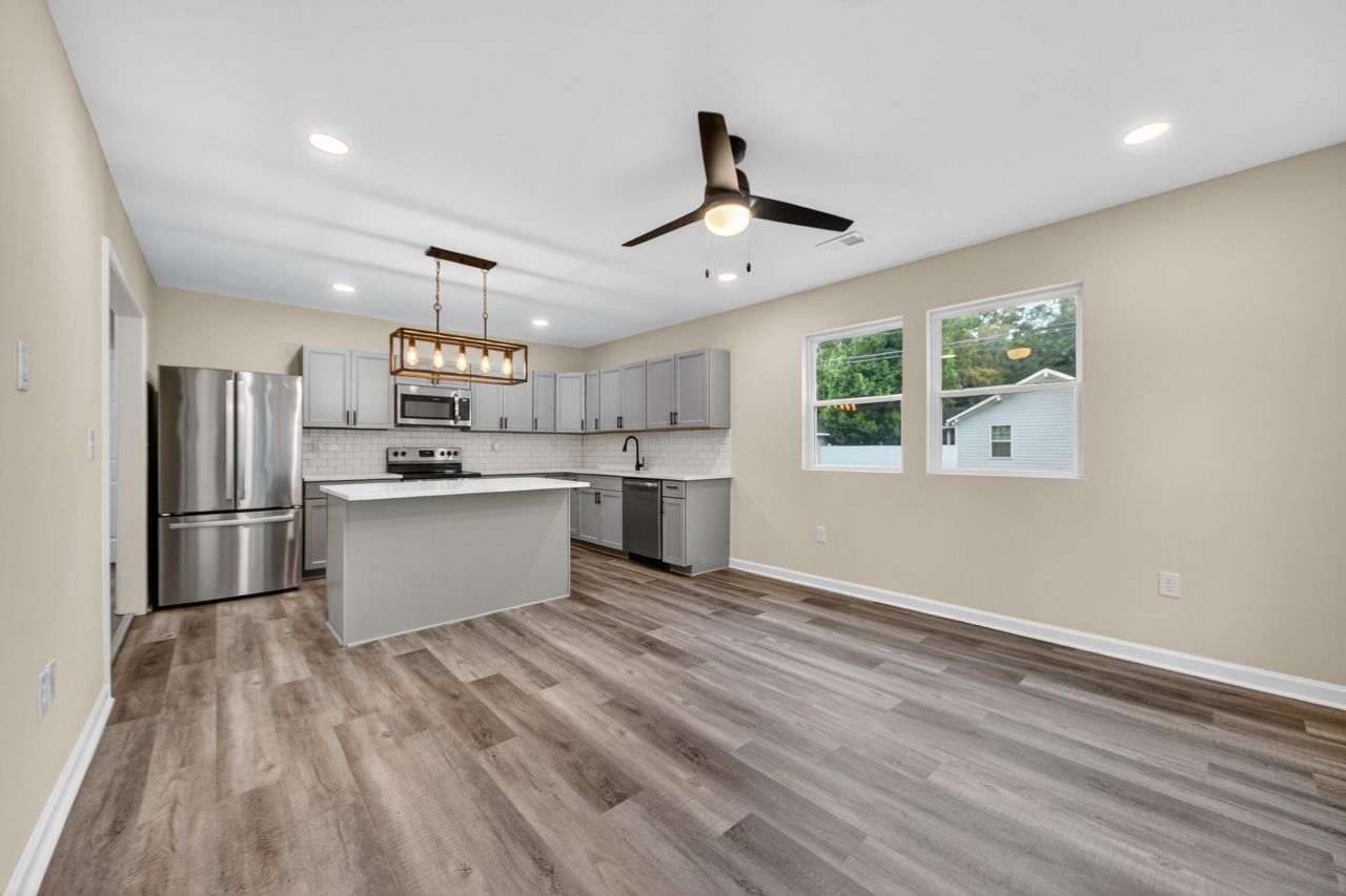 2116 Commander Road Photo 8