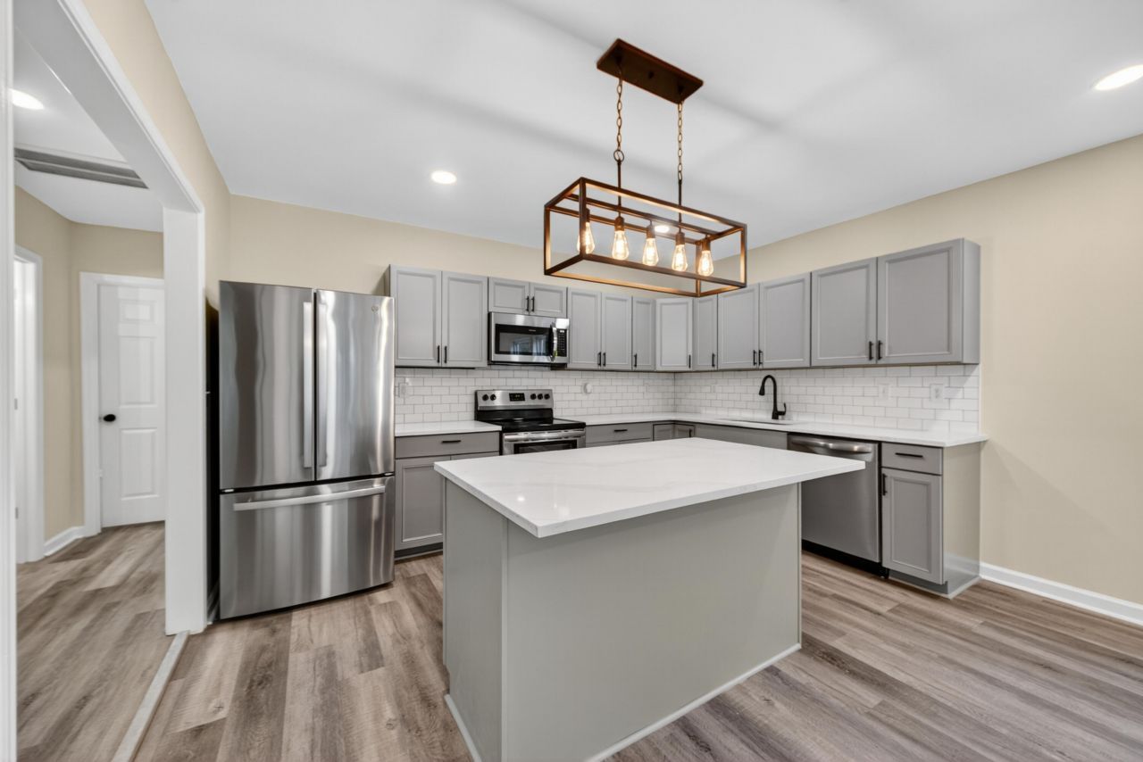 2116 Commander Road Photo 9