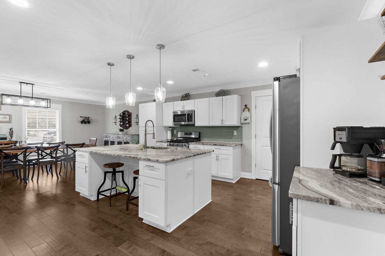 107 Brittany Court Photo 15