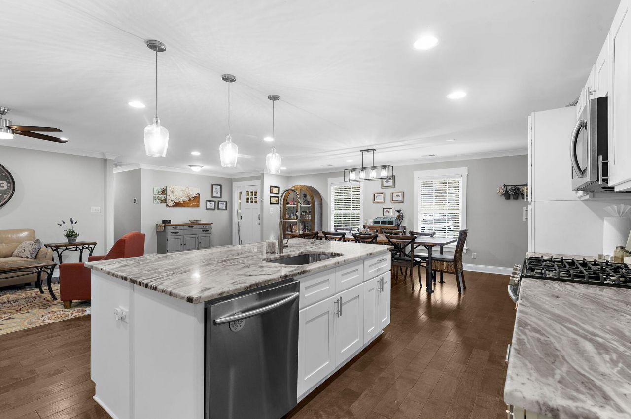 107 Brittany Court Photo 17