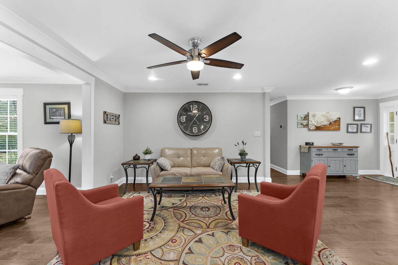 107 Brittany Court Photo 18