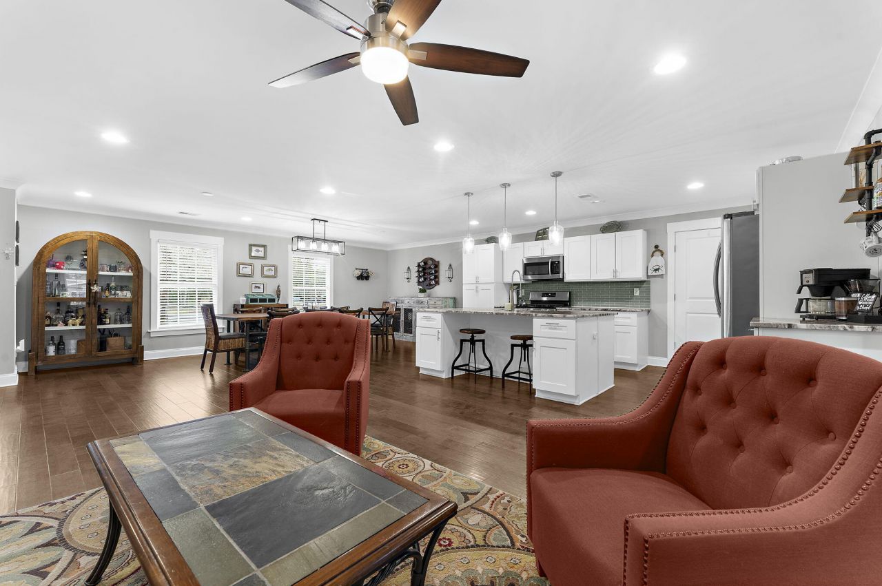 107 Brittany Court Photo 21