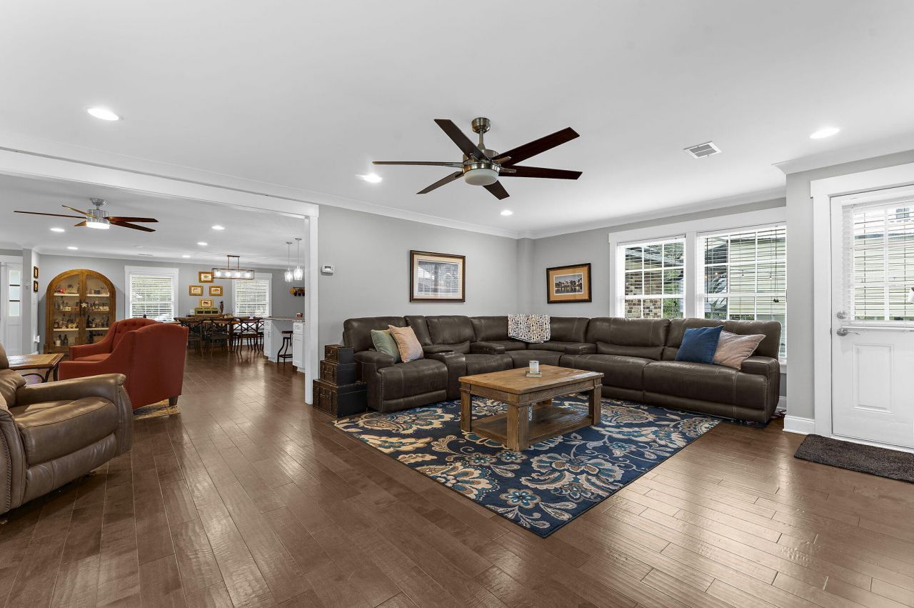 107 Brittany Court Photo 25