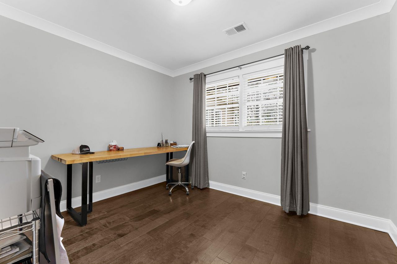 107 Brittany Court Photo 32