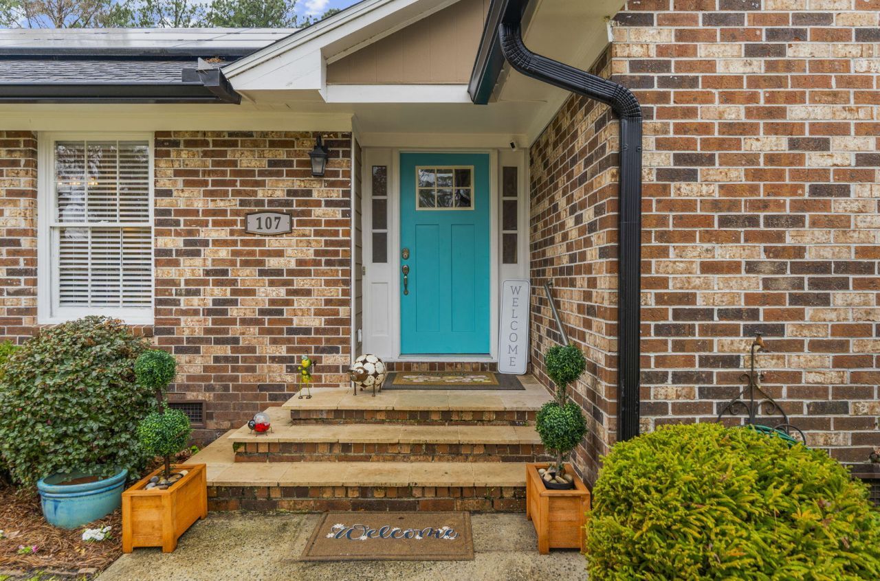 107 Brittany Court Photo 4