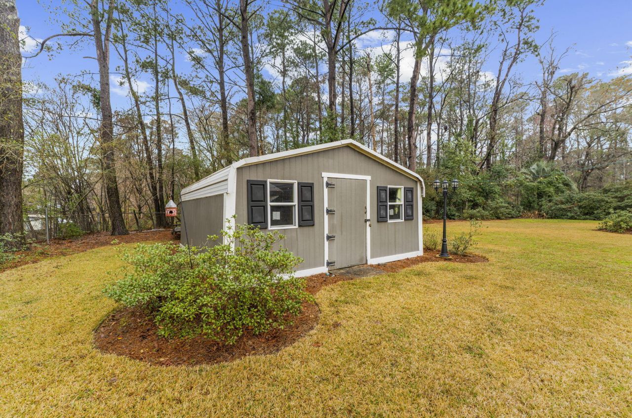 107 Brittany Court Photo 44