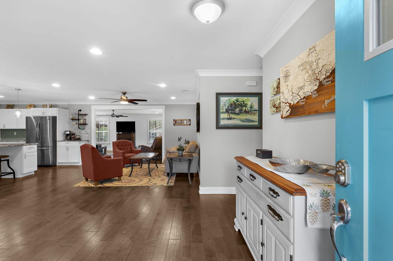 107 Brittany Court Photo 6