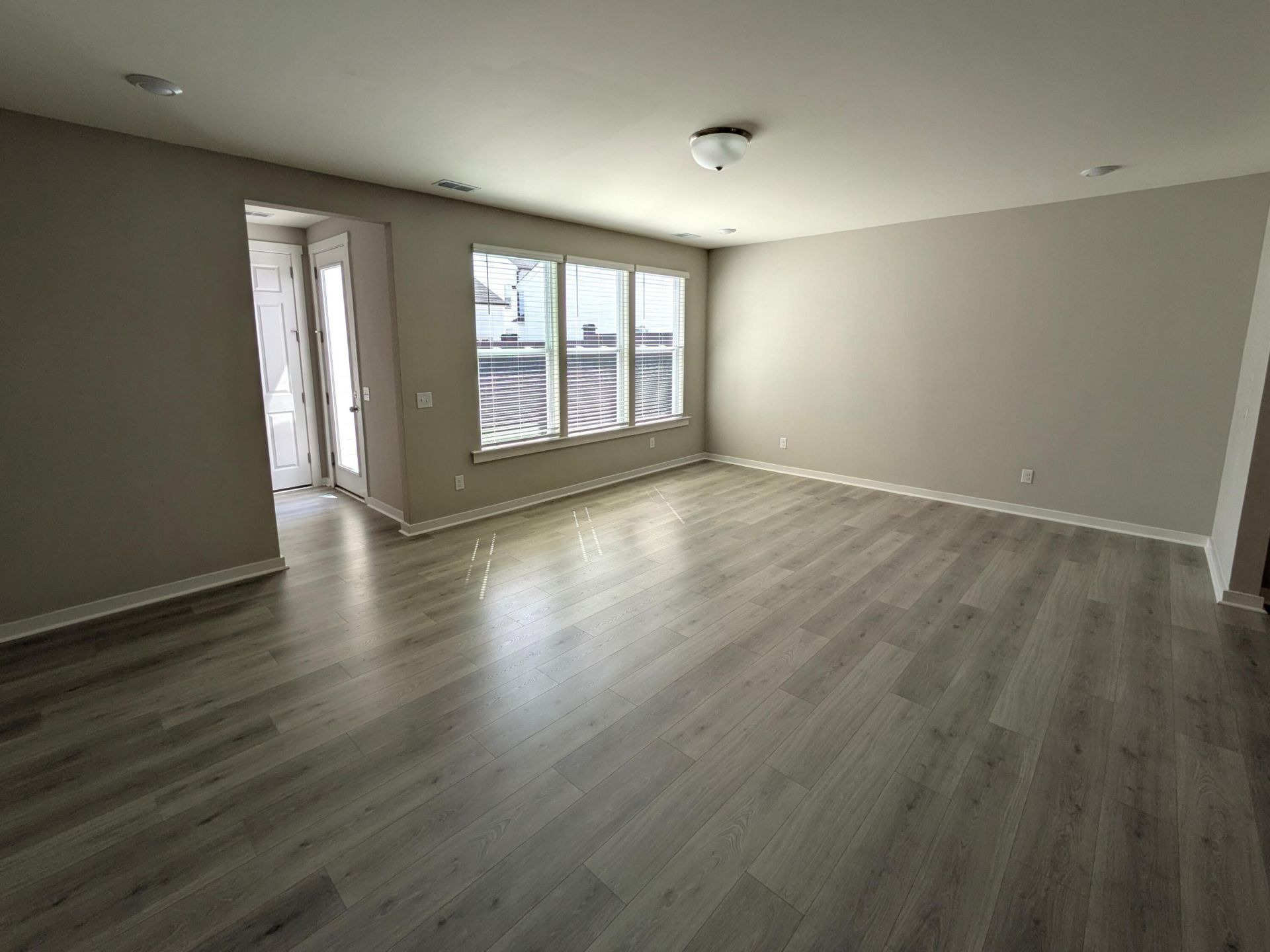1005 Swamp Harrier Avenue Photo 7