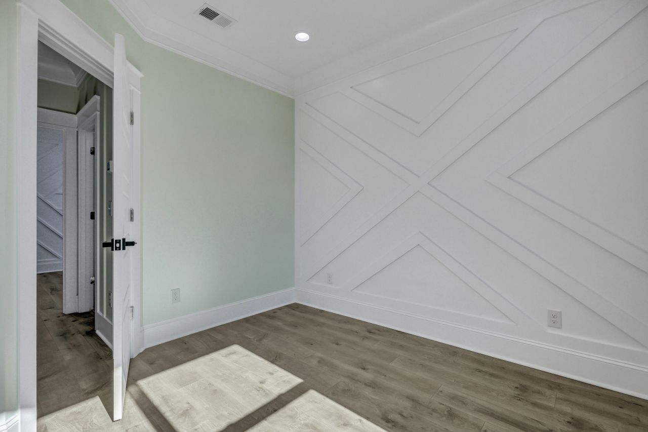 2033 Beech Avenue Photo 16