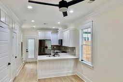 2033 Beech Avenue photo 4