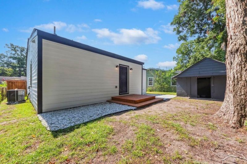 2136 Commander Road Photo 17