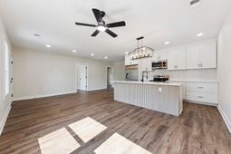 2136 Commander Road photo 4