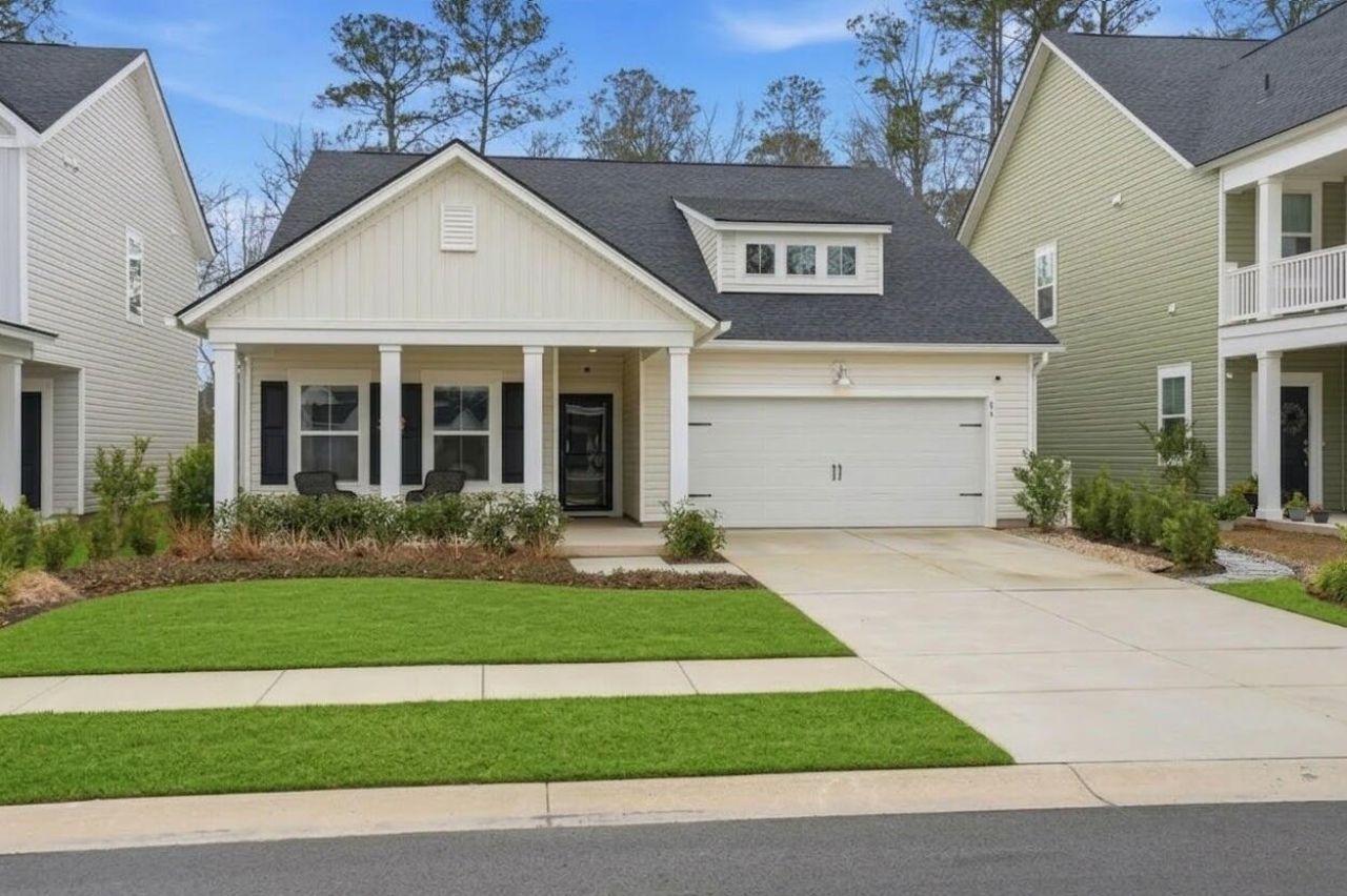 84 Red Bluff Street Photo 1