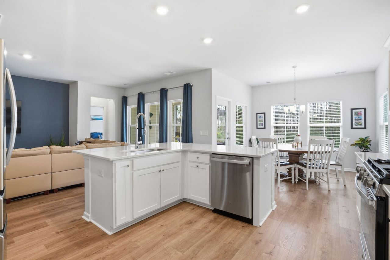 84 Red Bluff Street Photo 12