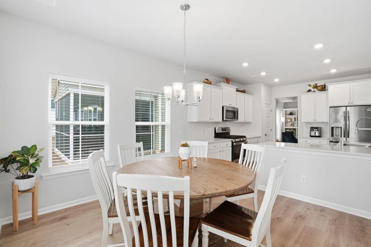 84 Red Bluff Street Photo 13