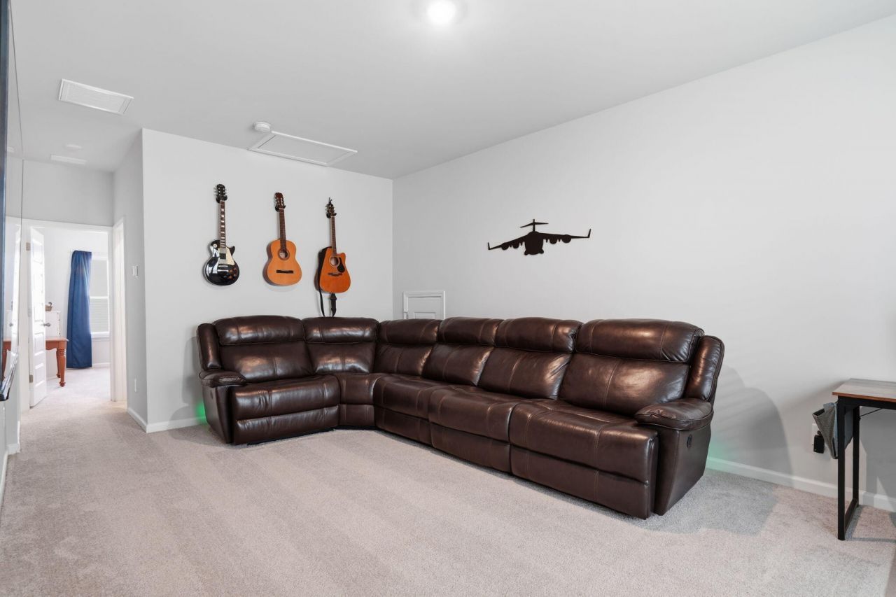 84 Red Bluff Street Photo 23