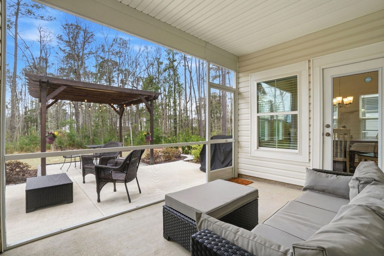 84 Red Bluff Street Photo 27