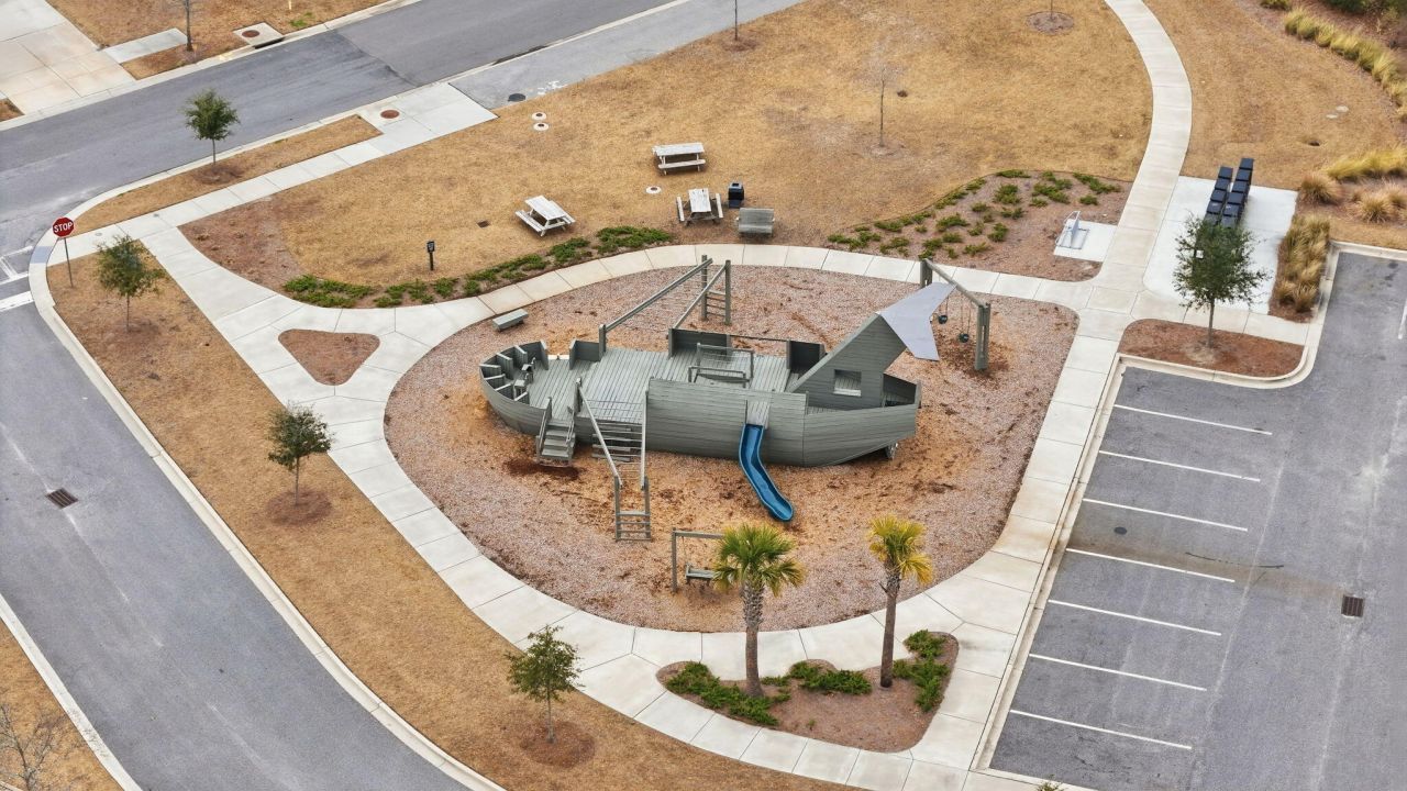 84 Red Bluff Street Photo 37