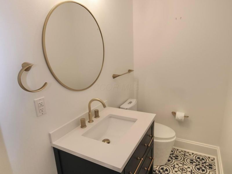 310 E Beck Street , Columbus, OH 43206 Photo 11