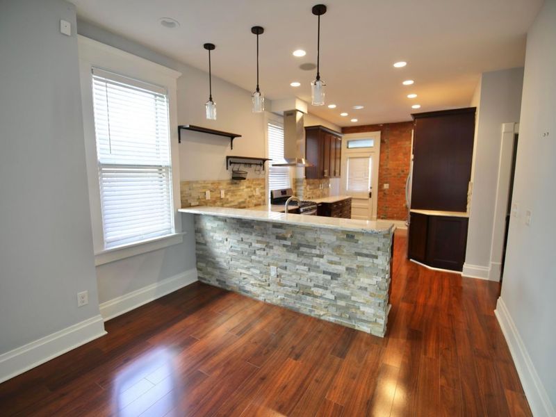 310 E Beck Street , Columbus, OH 43206 Photo 16